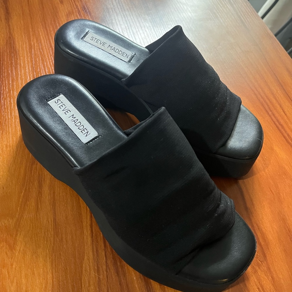 Steve Madden chunky platform slide
